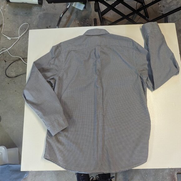 Gap Size Large Poplin Dark Gray/White Checked Button Down Long Sleeves - Picture 14 of 14